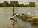 PKW im Rhein Faehre Hitdorf P174
